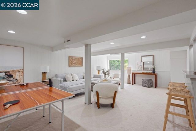 1 Kayser Ct, Walnut Creek, CA 94596