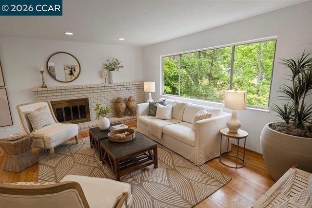 1 Kayser Ct, Walnut Creek, CA 94596