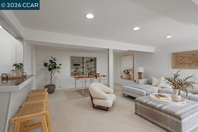 1 Kayser Ct, Walnut Creek, CA 94596