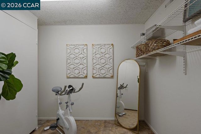 1 Kayser Ct, Walnut Creek, CA 94596