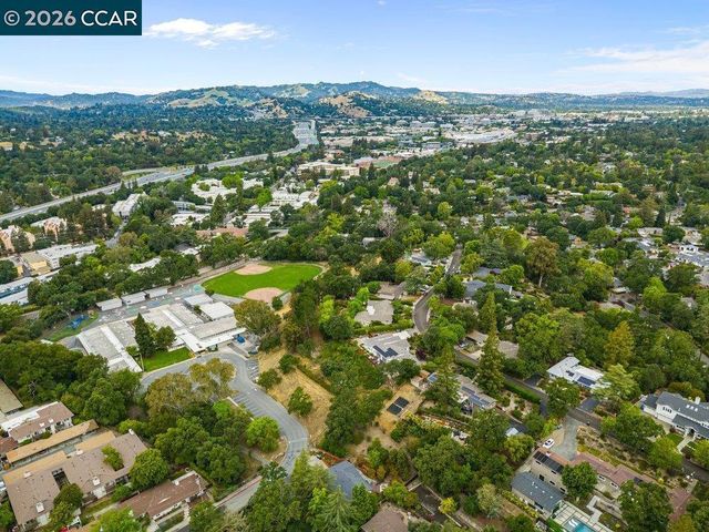 1 Kayser Ct, Walnut Creek, CA 94596