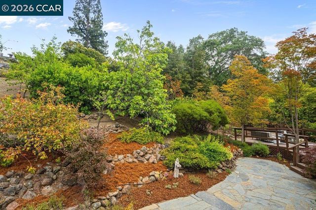 1 Kayser Ct, Walnut Creek, CA 94596