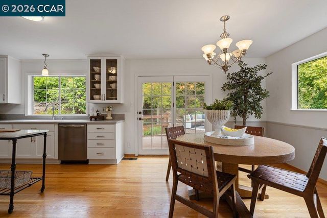 1 Kayser Ct, Walnut Creek, CA 94596
