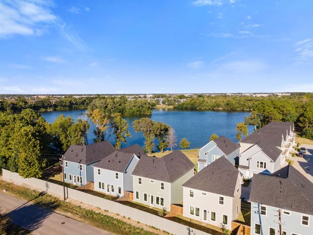 10092 Serrano Park Drive, Houston, TX 77075