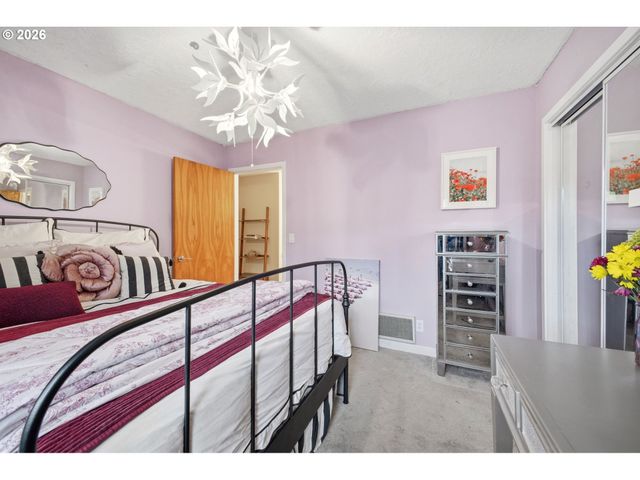 15102 Se Clatsop St, Happy Valley, OR 97086