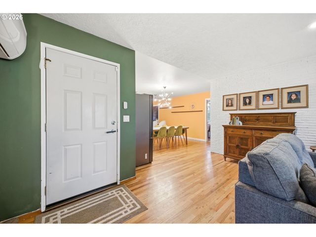 15102 Se Clatsop St, Happy Valley, OR 97086