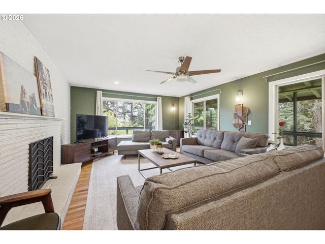 15102 Se Clatsop St, Happy Valley, OR 97086