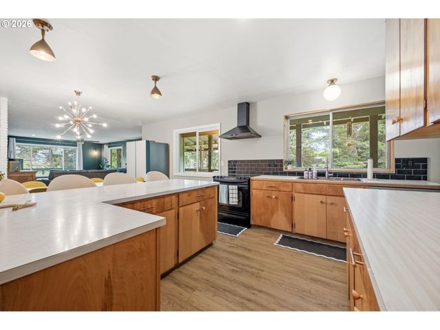 15102 Se Clatsop St, Happy Valley, OR 97086