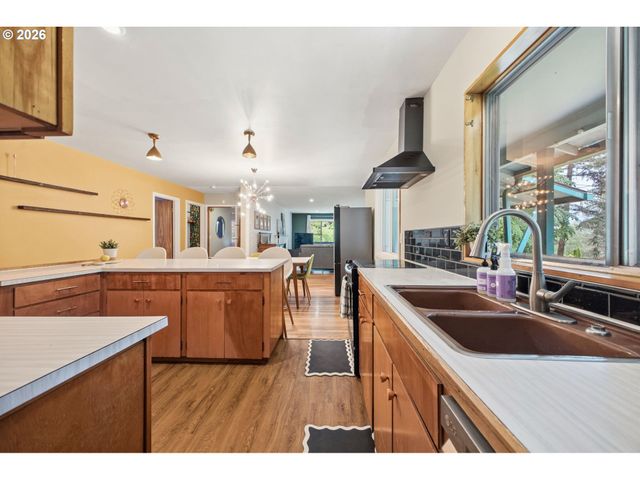 15102 Se Clatsop St, Happy Valley, OR 97086