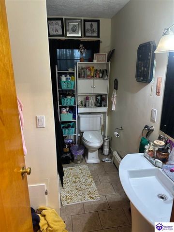 202 Edgewood Drive, Radcliff, KY 40160