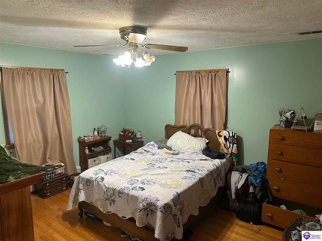 202 Edgewood Drive, Radcliff, KY 40160