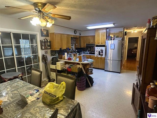 202 Edgewood Drive, Radcliff, KY 40160