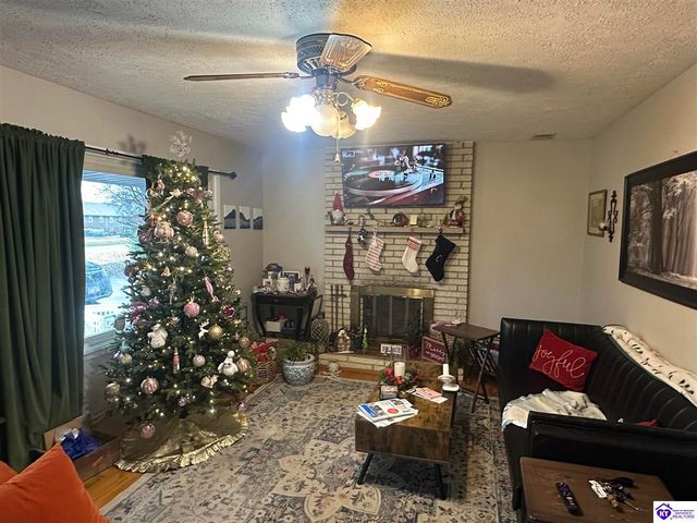 202 Edgewood Drive, Radcliff, KY 40160