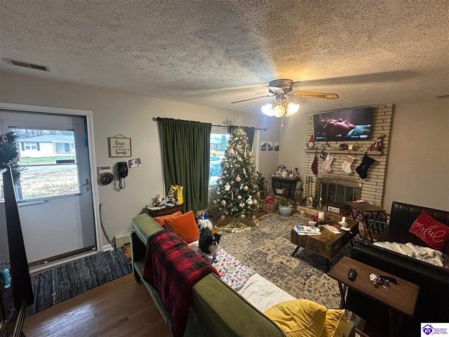 202 Edgewood Drive, Radcliff, KY 40160