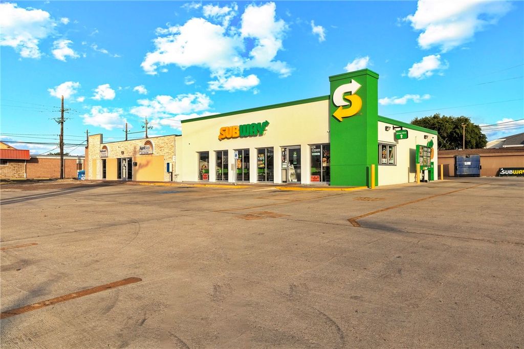 5133 Weber, Corpus Christi, TX 78411 — photo 4