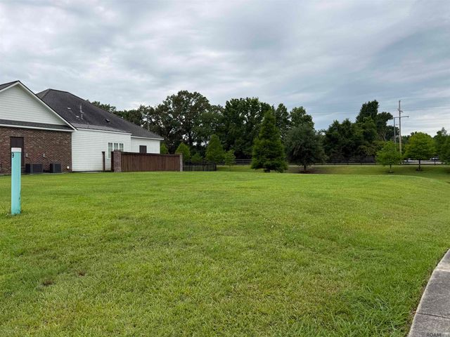 8522 Columbia Ct, Baton Rouge, LA 70817