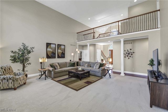9000 Crooked Creek Lane, Broadview Heights, OH 44147