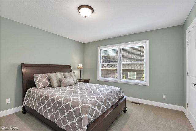 9000 Crooked Creek Lane, Broadview Heights, OH 44147