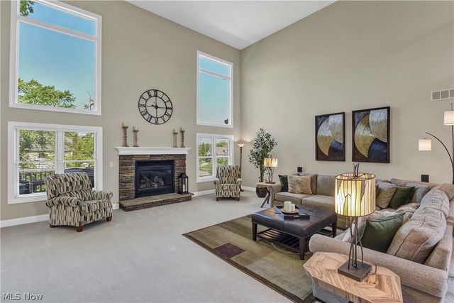 9000 Crooked Creek Lane, Broadview Heights, OH 44147