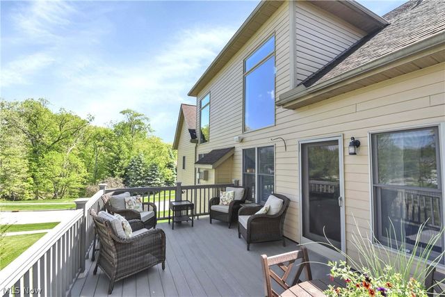 9000 Crooked Creek Lane, Broadview Heights, OH 44147