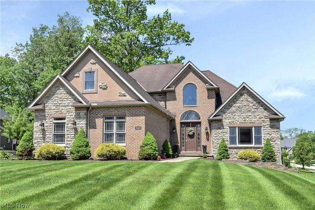 9000 Crooked Creek Lane, Broadview Heights, OH 44147