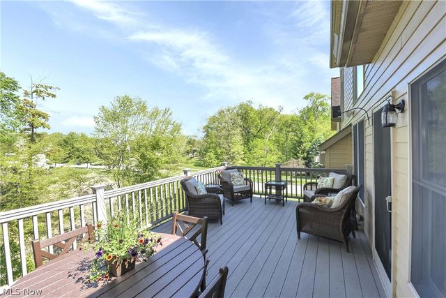 9000 Crooked Creek Lane, Broadview Heights, OH 44147
