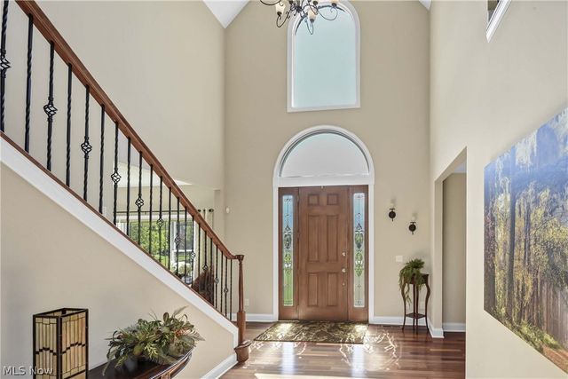 9000 Crooked Creek Lane, Broadview Heights, OH 44147