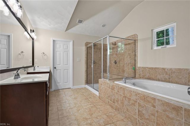 712 Greenfield LN, Chesapeake, VA 23322
