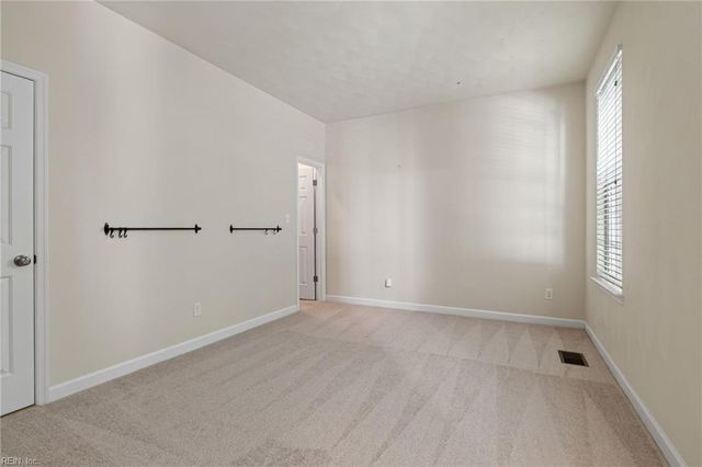 712 Greenfield LN, Chesapeake, VA 23322