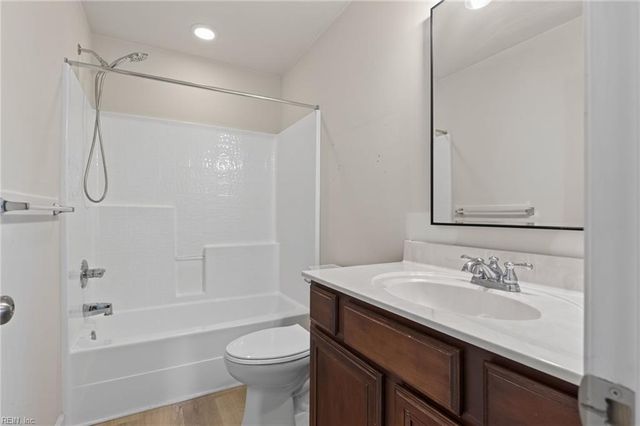712 Greenfield LN, Chesapeake, VA 23322