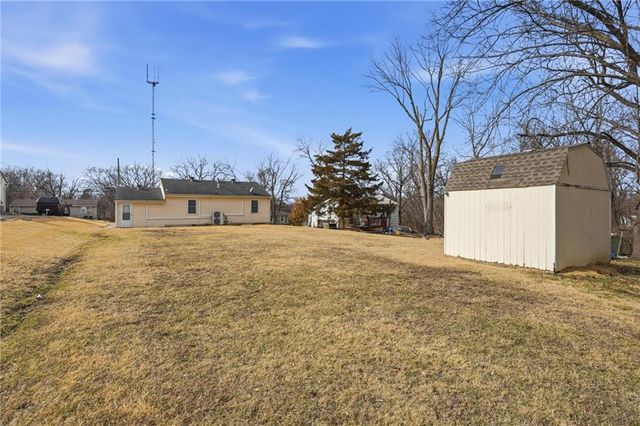 5631 Cambridge Avenue, Kansas City, MO 64129