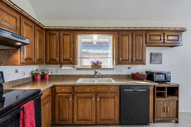 1312 Downwood Drive, Burleson, TX 76028