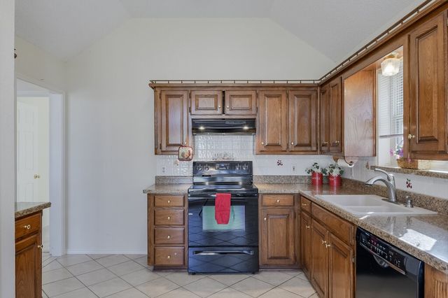 1312 Downwood Drive, Burleson, TX 76028