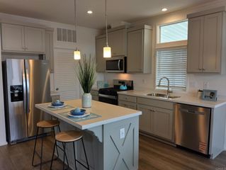 718 SYCAMORE Avenue 195, Vista, CA 92083