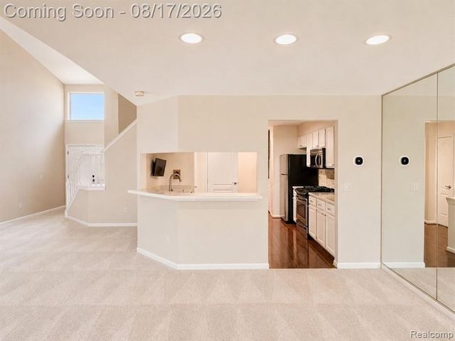 1168 Fairways Boulevard, Troy, MI 48085