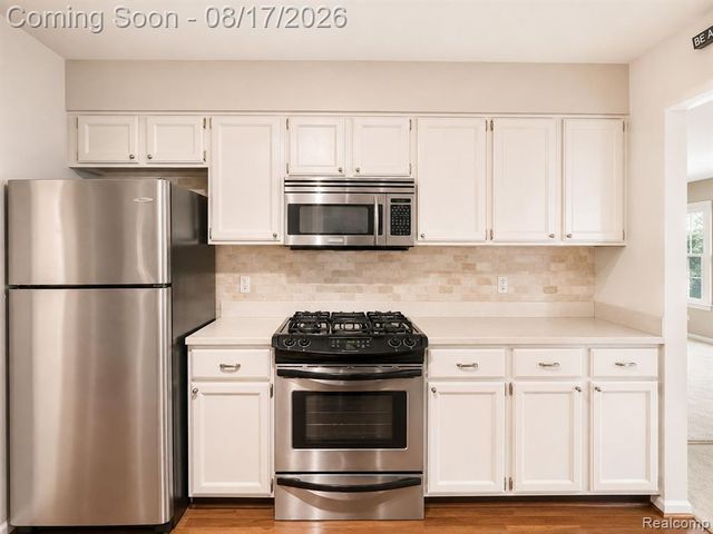 1168 Fairways Boulevard, Troy, MI 48085