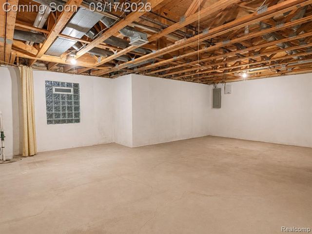 1168 Fairways Boulevard, Troy, MI 48085