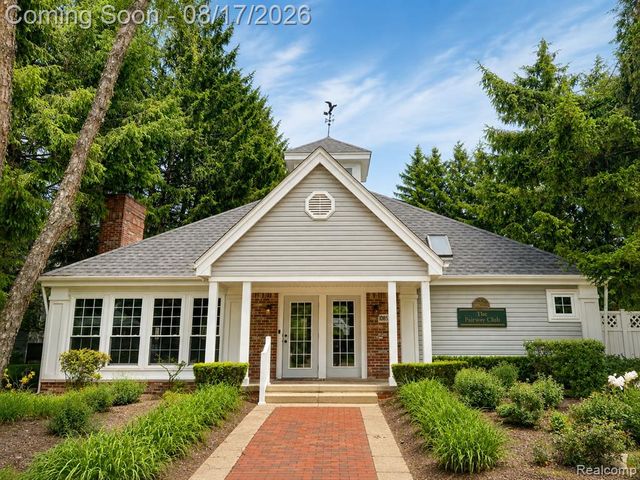 1168 Fairways Boulevard, Troy, MI 48085