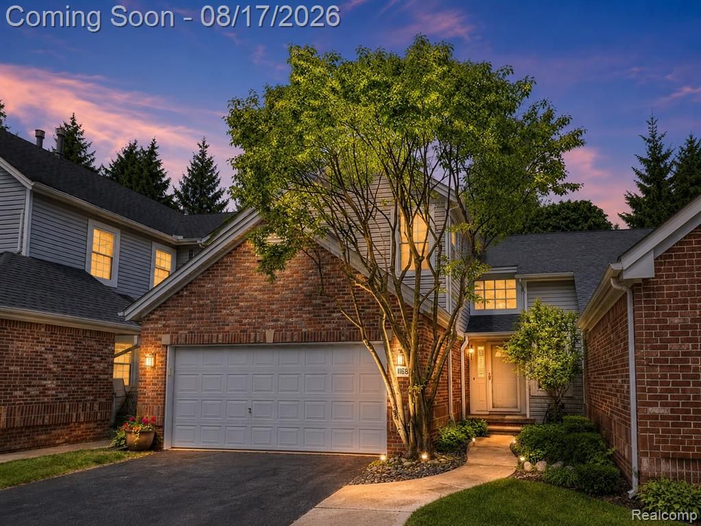 1168 Fairways Boulevard, Troy, MI 48085