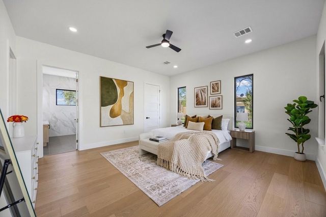 1020 Mountain Leather DR, Horseshoe Bay, TX 78657