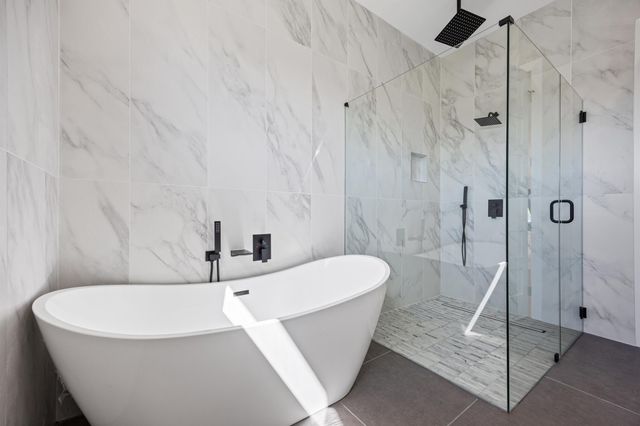 1020 Mountain Leather DR, Horseshoe Bay, TX 78657