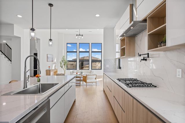 1020 Mountain Leather DR, Horseshoe Bay, TX 78657