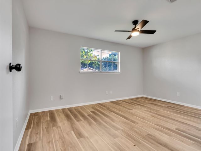 2613 7th Avenue N, Texas City, TX 77590
