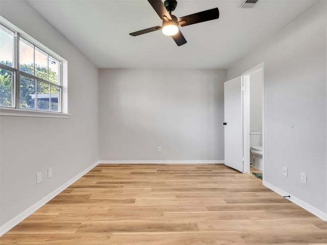 2613 7th Avenue N, Texas City, TX 77590
