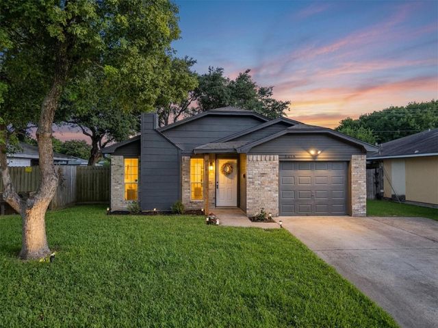 2613 7th Avenue N, Texas City, TX 77590