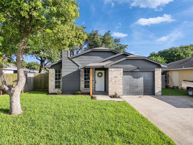 2613 7th Avenue N, Texas City, TX 77590