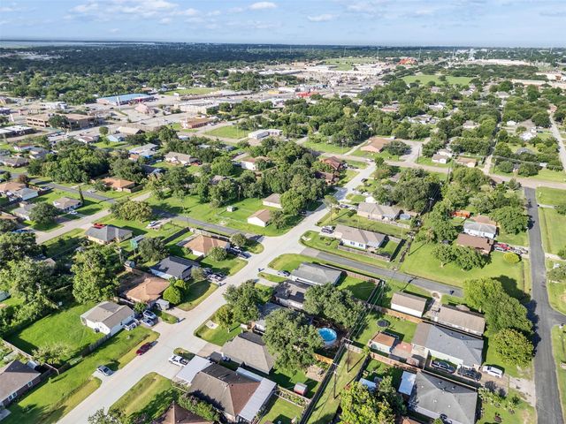 2613 7th Avenue N, Texas City, TX 77590