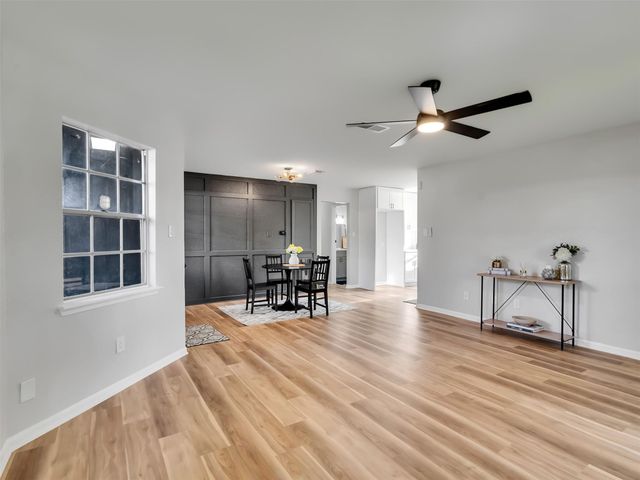2613 7th Avenue N, Texas City, TX 77590