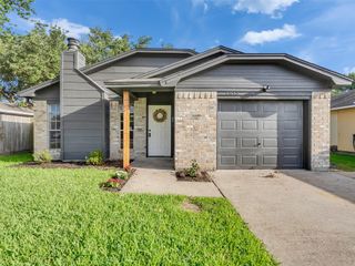 2613 7th Avenue N, Texas City, TX 77590
