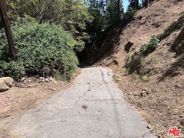 2312 N Bushrod Lane, Los Angeles, CA 90077
